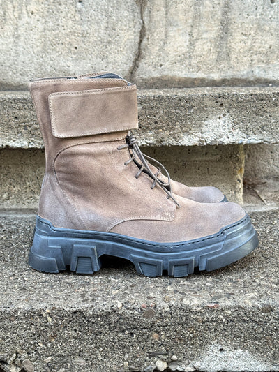 Lofina Boot with a Chunky Sole and Zipper