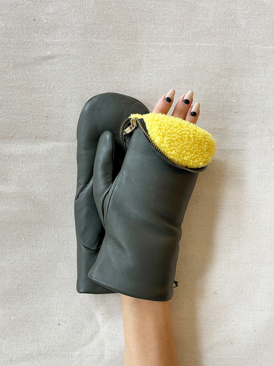 Aristide Fur Lined Zipper Mittens